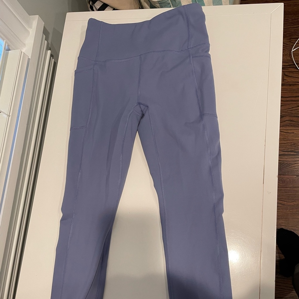 3/4 light purple leggings